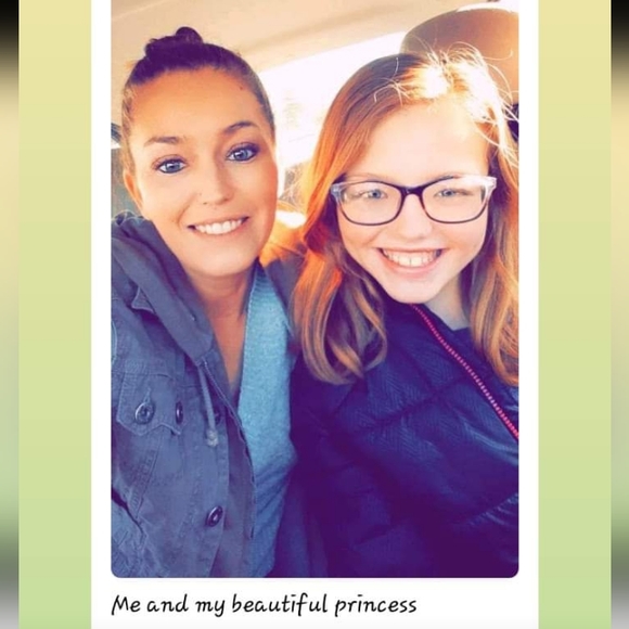 Meet your Posher, Laura - Picture 4 of 4